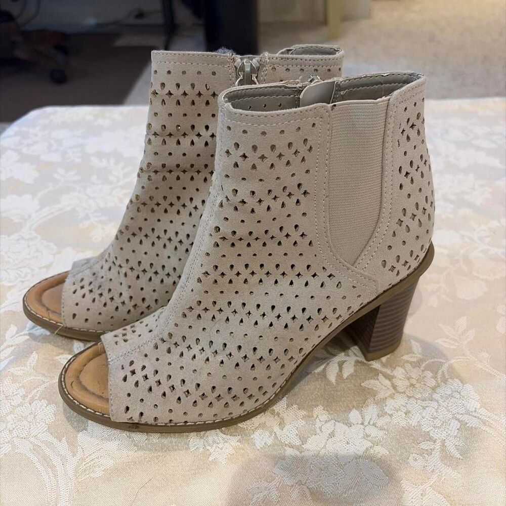 Dr-scholl-s Women's Cream and White Boots